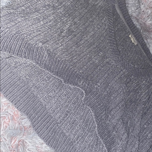 Knit sweater very soft to the touch new - Picture 2 of 3